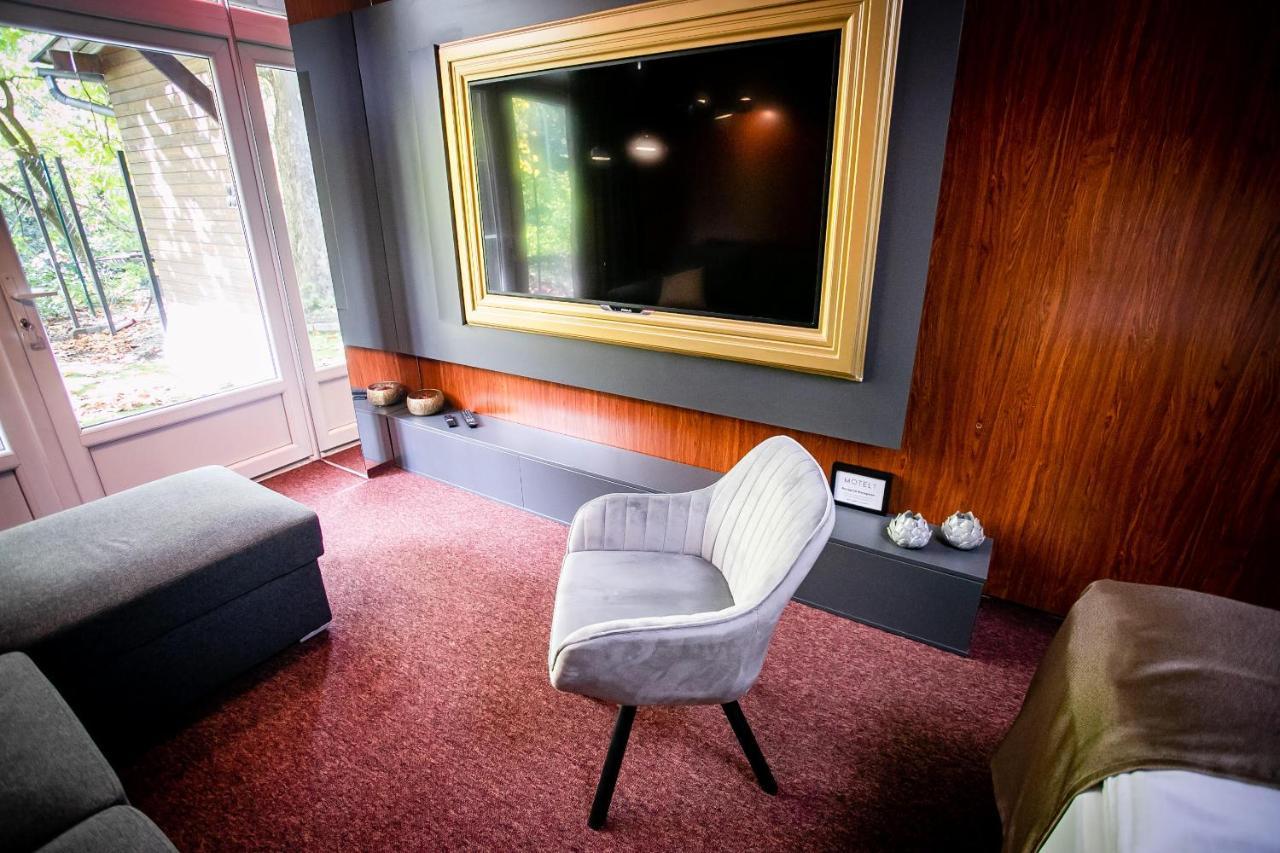 Motel1- A Megfizetheto Luxus! Dunaújváros Eksteriør bilde