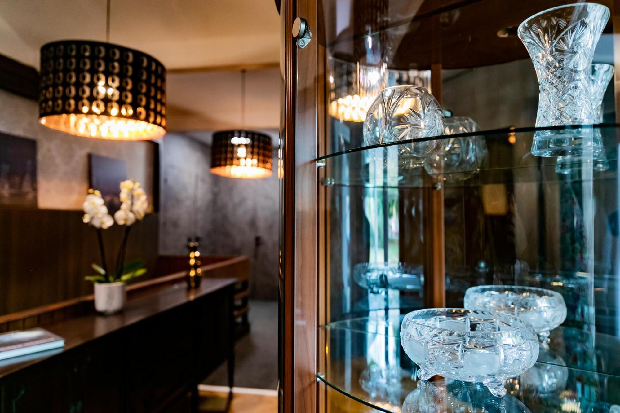 Motel1- A Megfizetheto Luxus! Dunaújváros Eksteriør bilde