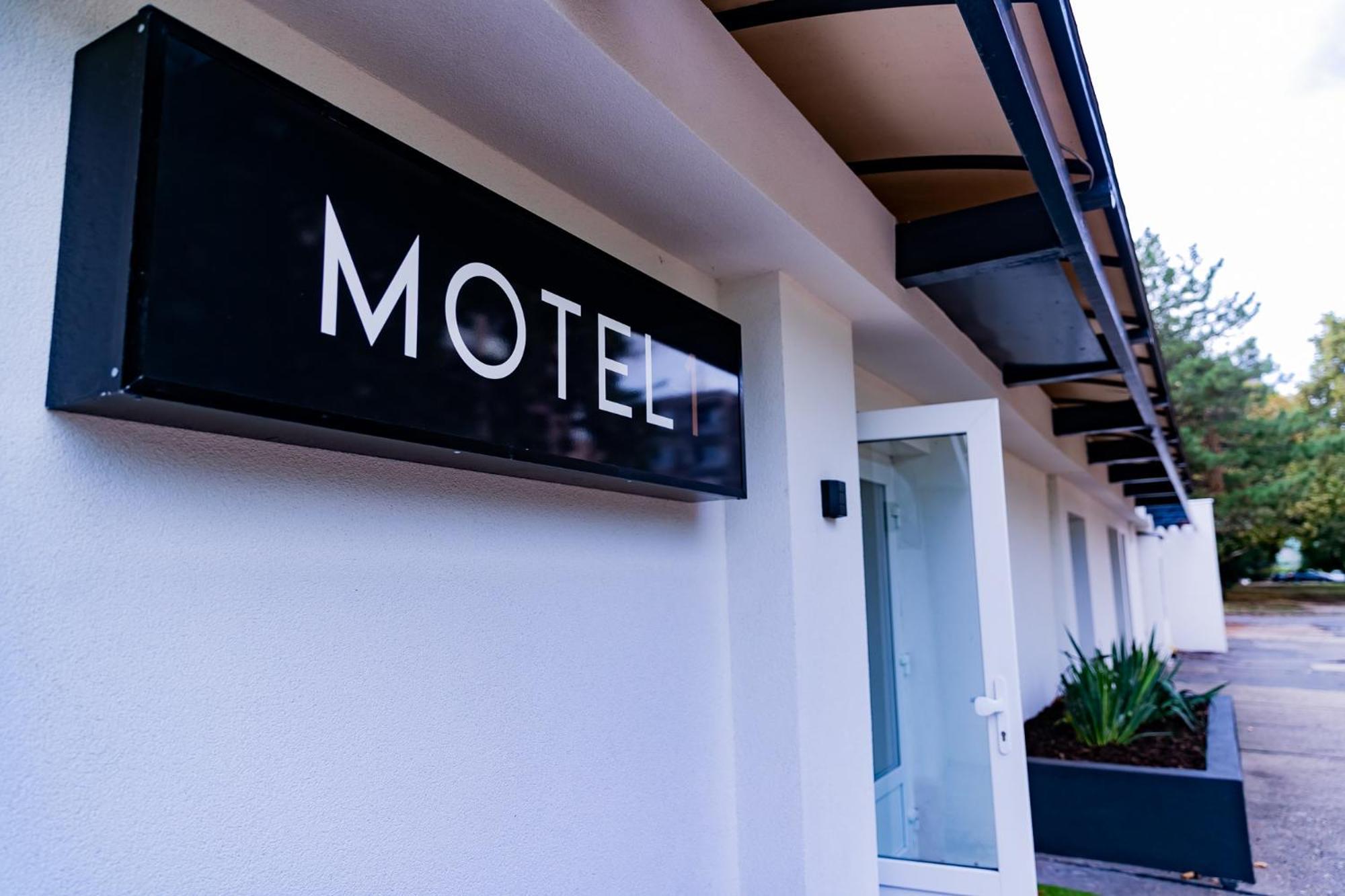 Motel1- A Megfizetheto Luxus! Dunaújváros Eksteriør bilde