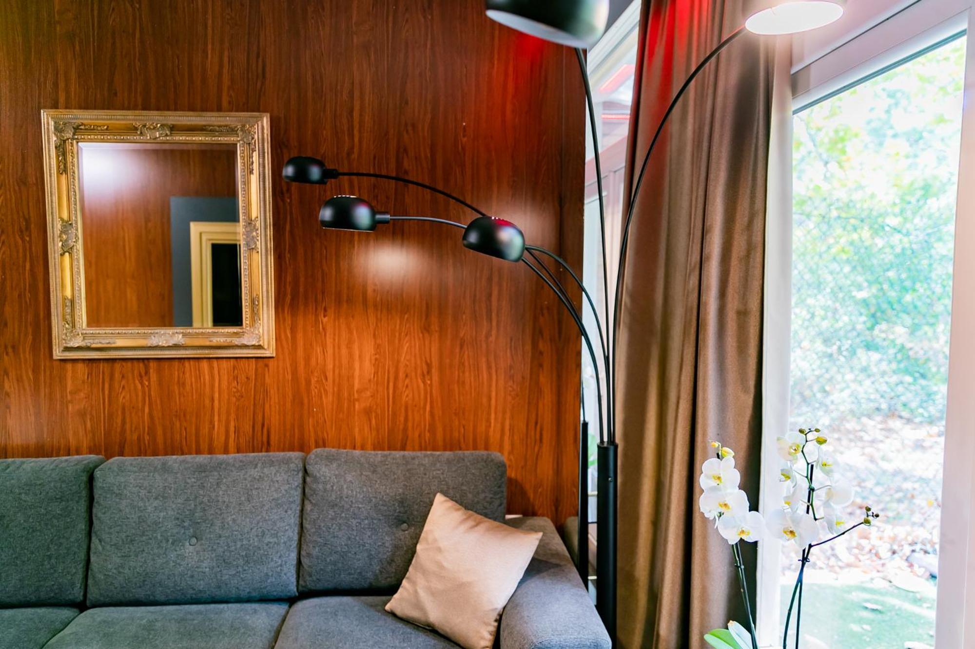Motel1- A Megfizetheto Luxus! Dunaújváros Eksteriør bilde
