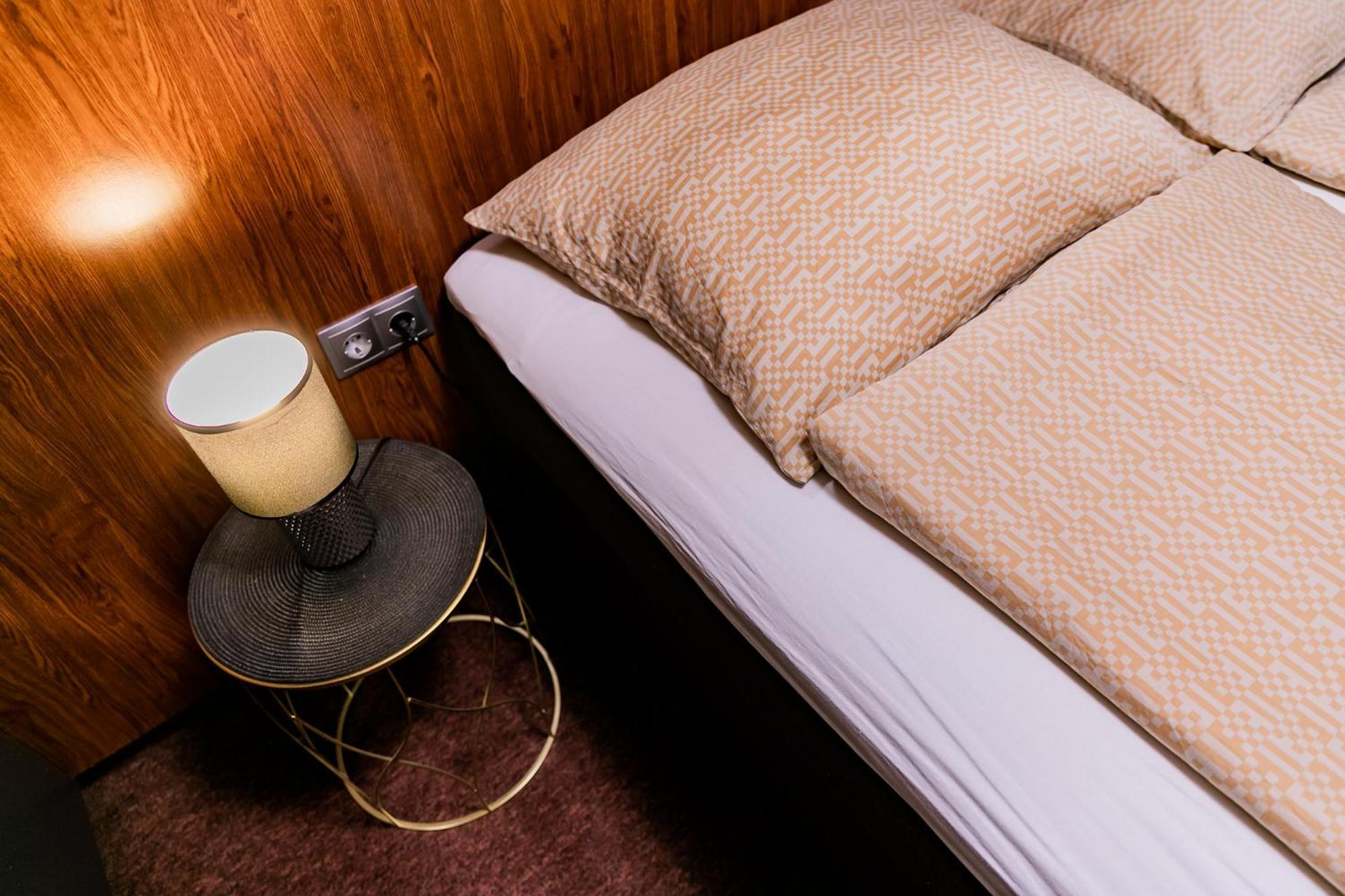 Motel1- A Megfizetheto Luxus! Dunaújváros Eksteriør bilde