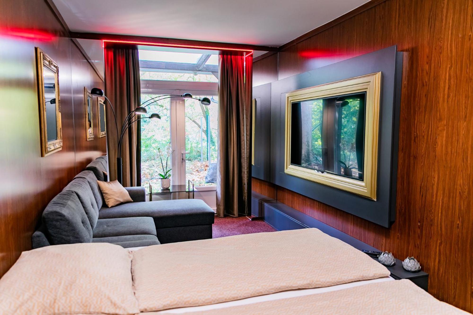 Motel1- A Megfizetheto Luxus! Dunaújváros Eksteriør bilde