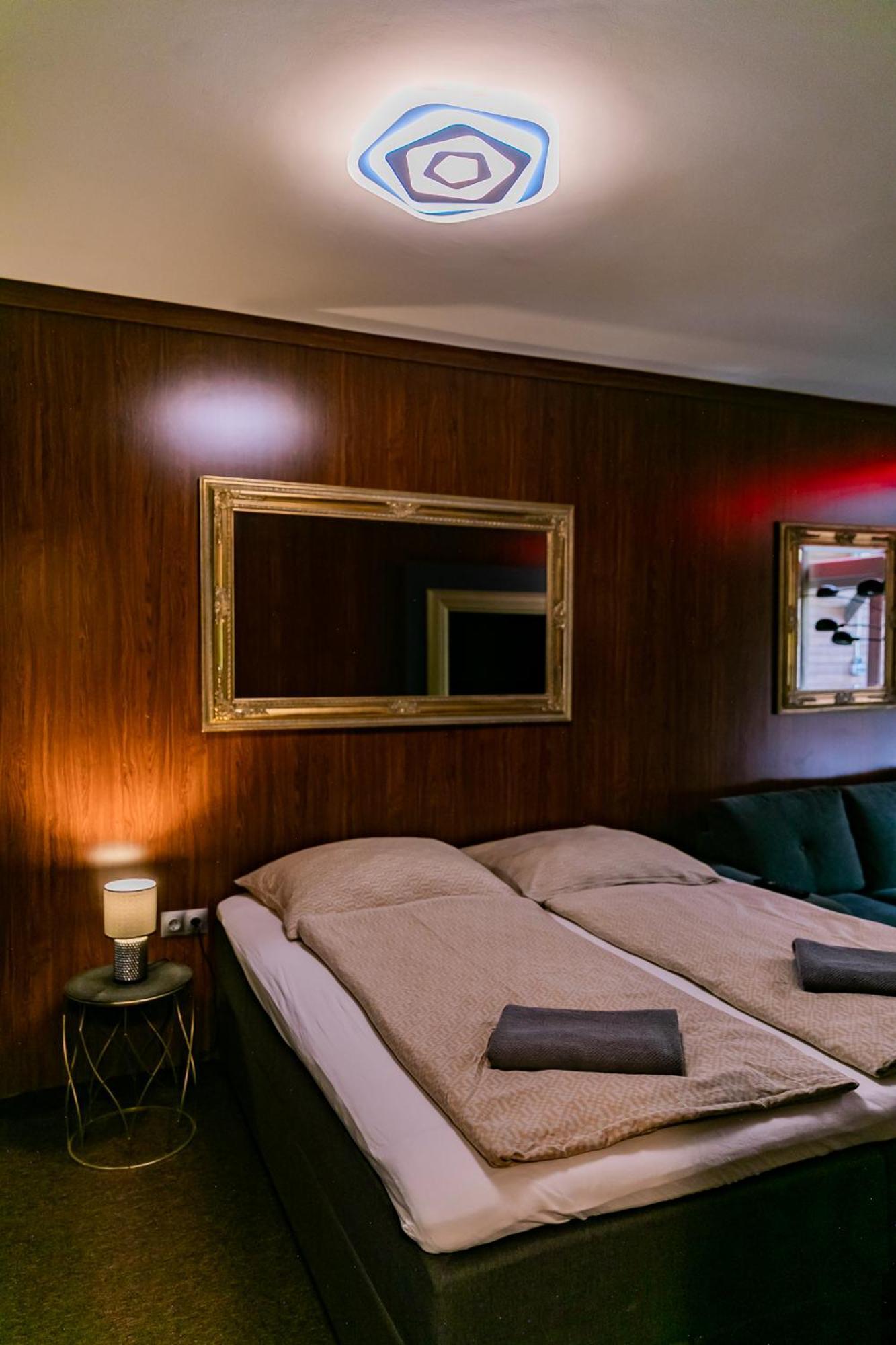 Motel1- A Megfizetheto Luxus! Dunaújváros Eksteriør bilde