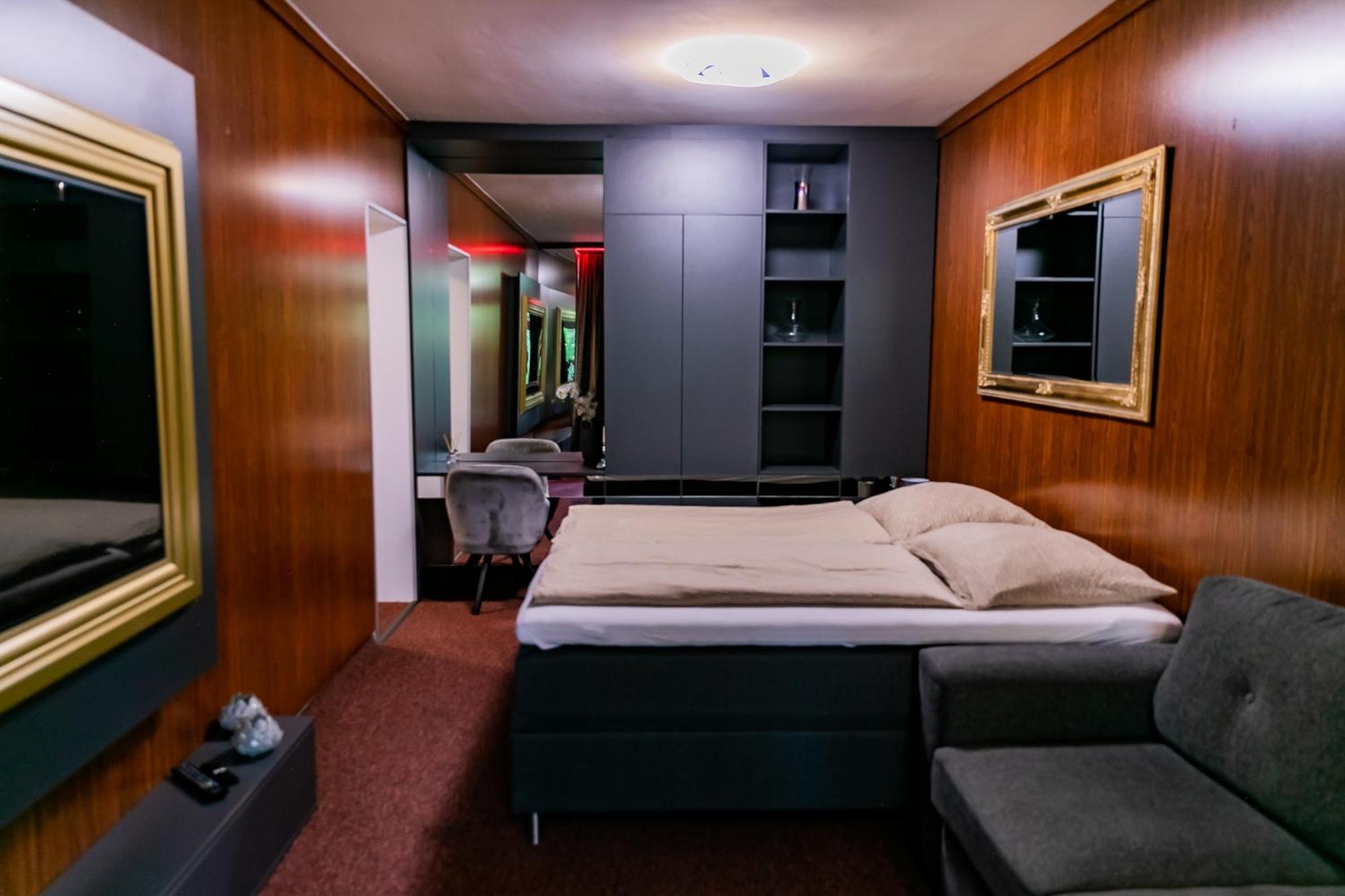 Motel1- A Megfizetheto Luxus! Dunaújváros Eksteriør bilde