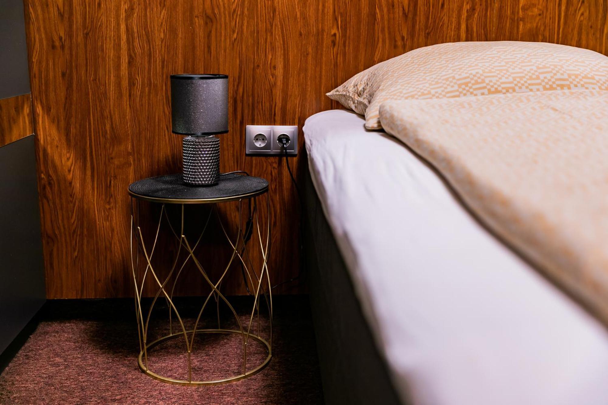 Motel1- A Megfizetheto Luxus! Dunaújváros Eksteriør bilde